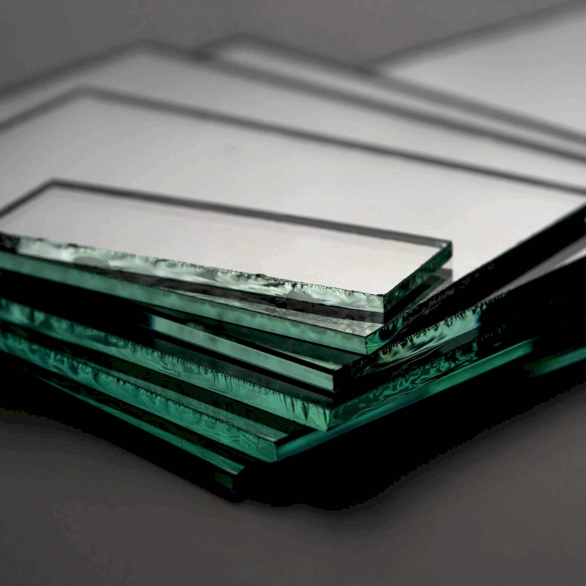 AdobeStock_348846895-square stack of mirrors