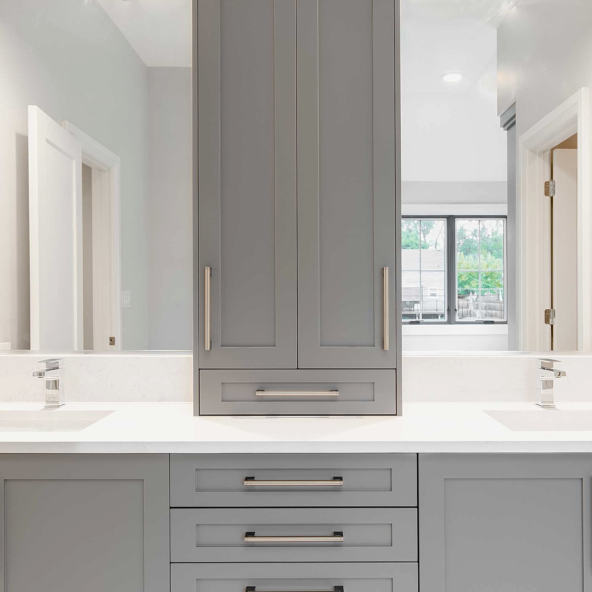 AdobeStock_471485813-square frameless bathroom mirror